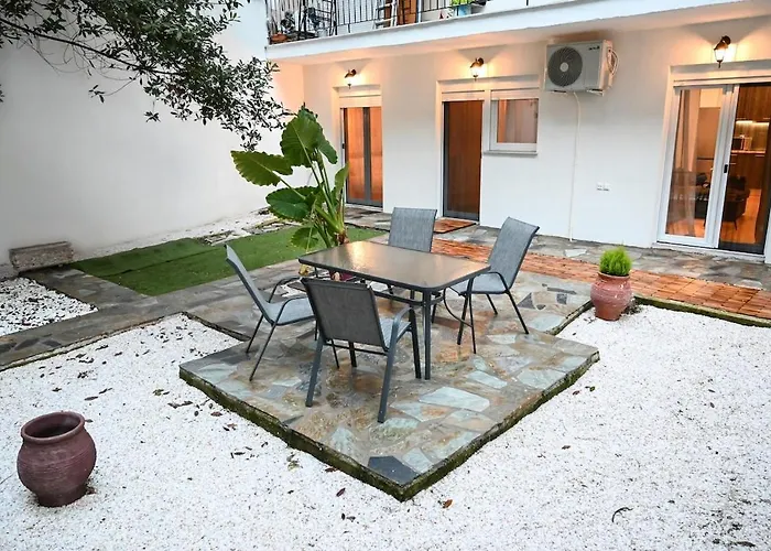 Mavi's Hub 라리사